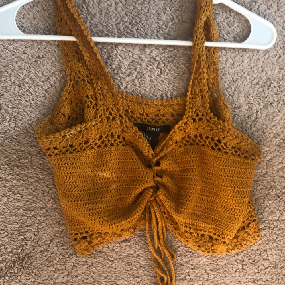 Crop top
